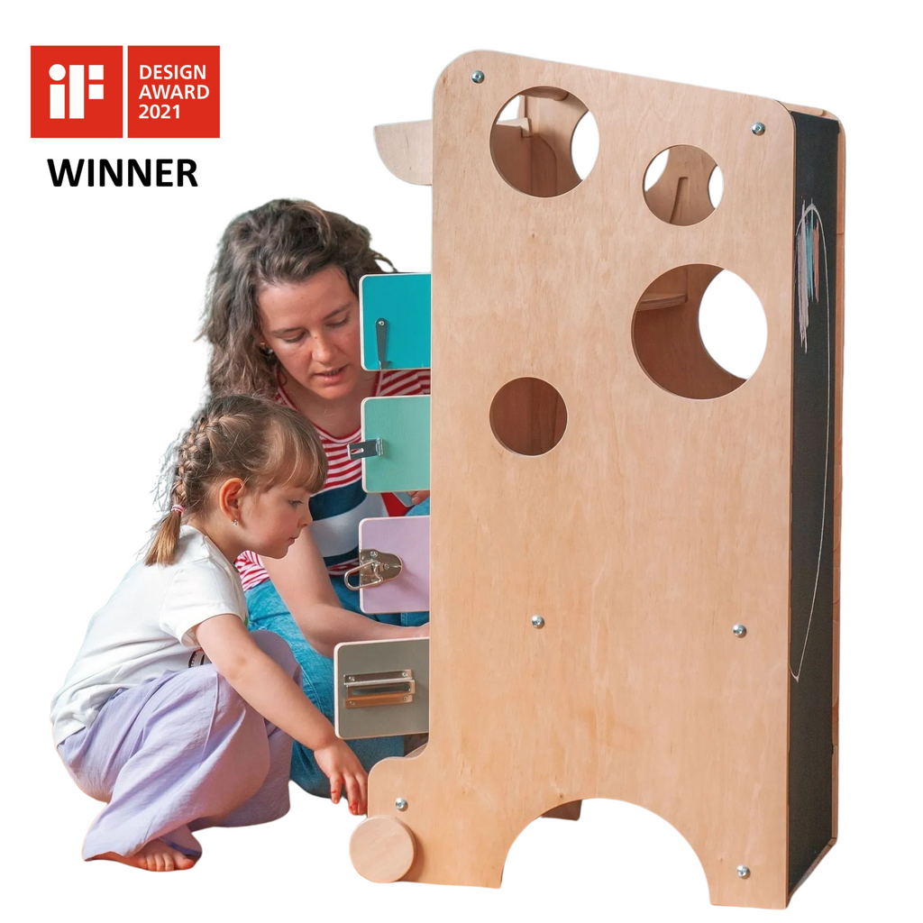 Turnul Leea cu Tobogan, Birou și Tablă de scris