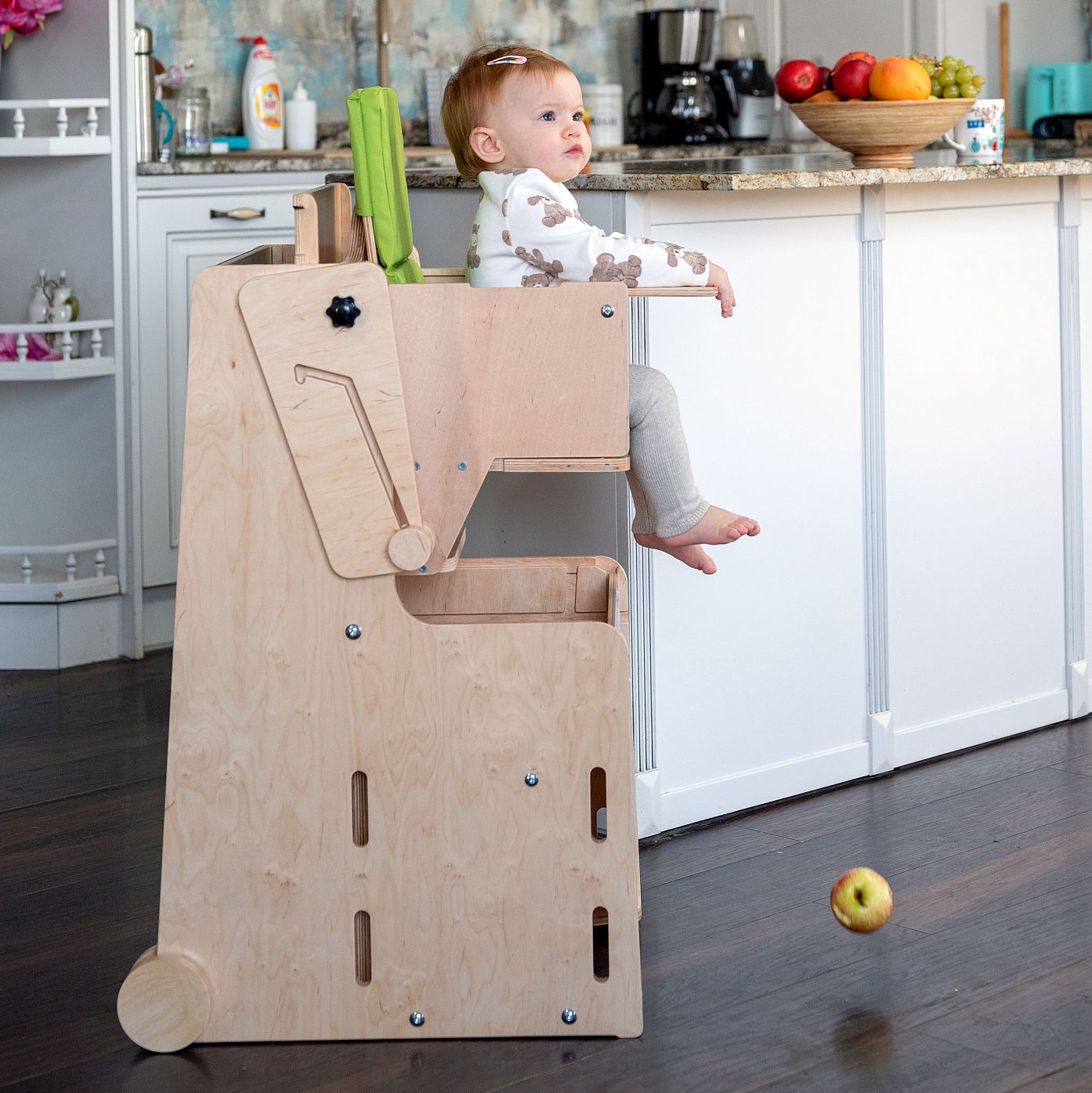 Stația de Joacă - turn, tobogan, tablă de scris, mini birou, rolă de hartie, scaun inalt, premergător